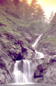 Cascata del rio crosenna sopra Villanova