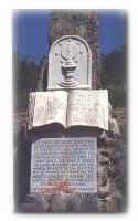 il monumento di Chanforan, a ricordo dell'adesione del movimento Valdese della riforma del 1532